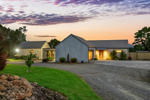 69 Main Road, Clinton