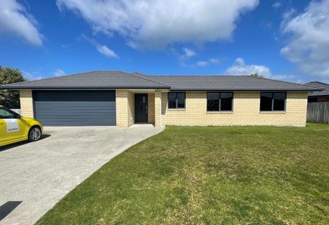 28 Kowi Lakes Drive, One Tree Point