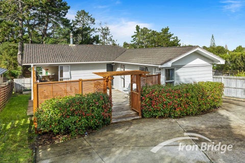 14 Regency Place, Sunnynook, Auckland