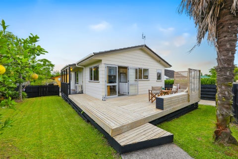 2/16 Crosby Road, West Harbour, Auckland