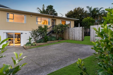 2/63 John Downs Drive, Browns Bay, Auckland