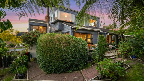 4 Milwaukee Place, Glendene, Auckland