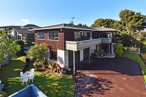18 Paulownia Place, Totara Heights, Auckland