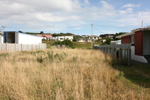 30 Blackwater Street, Bluff