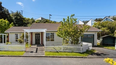 6 Erskine Close, Island Bay, Wellington