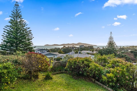 9 Miriona Grove, Paekakariki