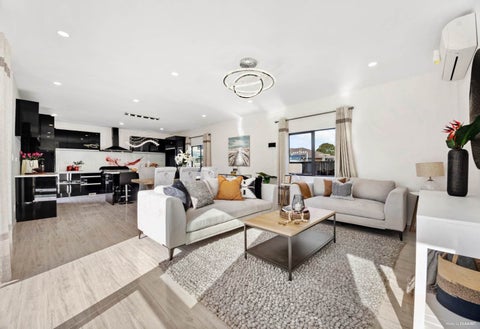 9 Gwendoline Avenue, Te Atatu Peninsula, Auckland
