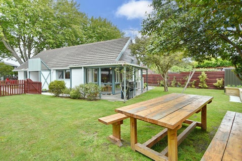 2/4 Egmont Place, Bishopdale, Christchurch
