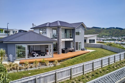 14 Sue Dow Lane, Aotea, Porirua