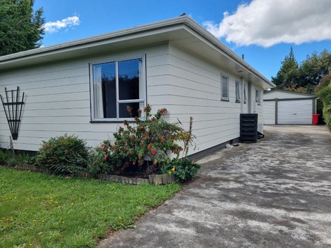8 Frederick Street, Carterton