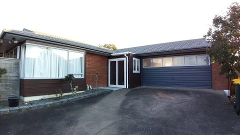 2/18 Carriage Close, Northpark, Auckland