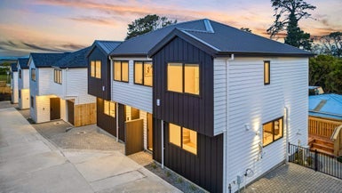 8A Ayrton Street, Te Atatu South, Auckland