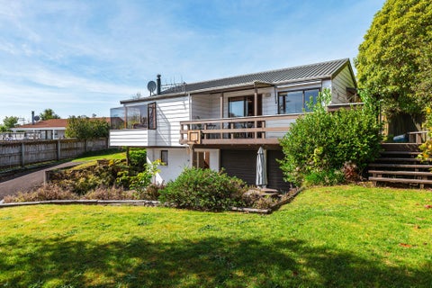 64 Shepherd Road, Waipahihi, Taupo
