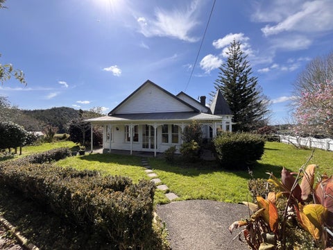 468 Pine Valley Road, Silverdale