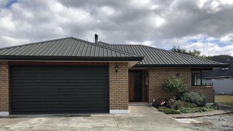 17 Martin Avenue, Wakefield