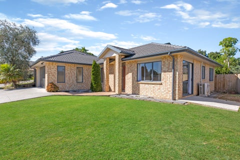 18 Peninsula Road, Mangere, Auckland