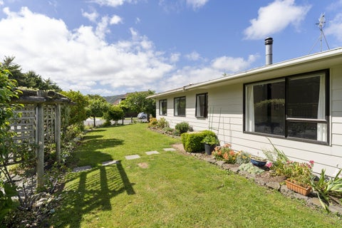 42 Walton Avenue, Waikanae