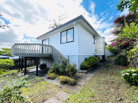 16 Hassan Drive, Massey, Auckland
