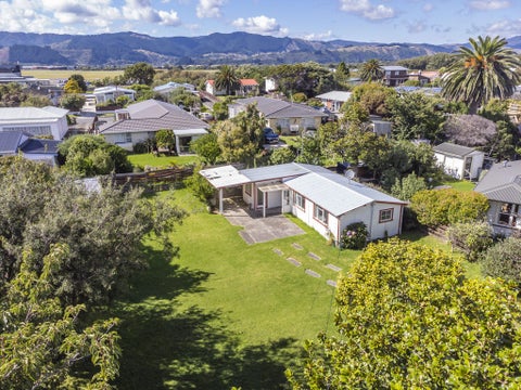 71 Bluegum Road, Paraparaumu Beach, Paraparaumu
