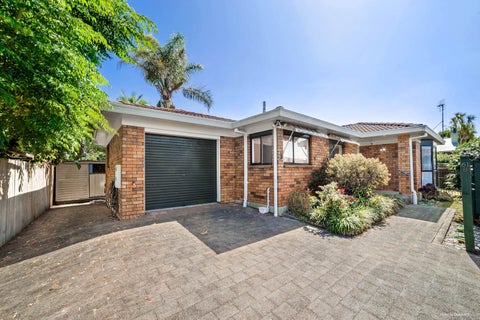 2/61 Nile Road, Milford, Auckland