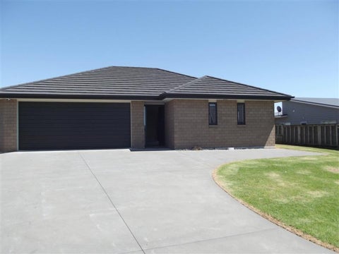 9 Dolphin Parade, Bell Block, New Plymouth