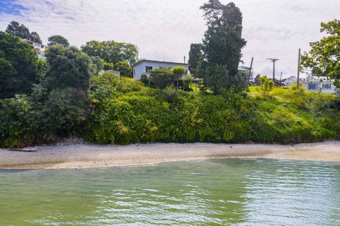 16 Fisher Street, Pahi, Paparoa