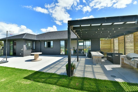 87 Sheffield Road, Helensville, Helensville