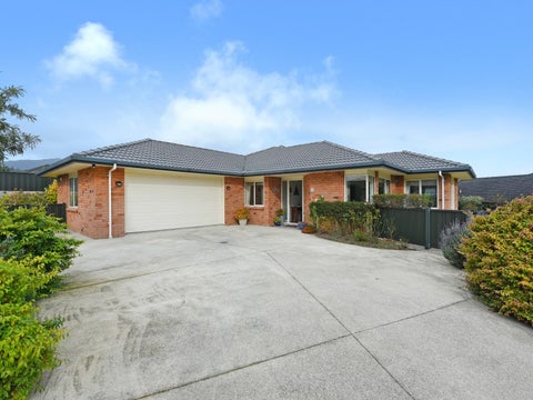 32 Sunstone Crescent, Brown Owl, Upper Hutt