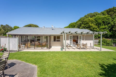 16 Iti Grove, Waikanae