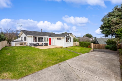 6 Arnold Grove, Paraparaumu Beach, Paraparaumu