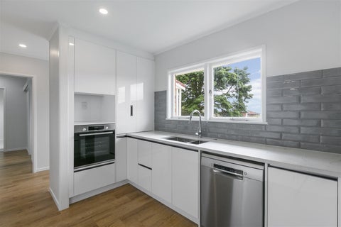 2/15 Walter Macdonald Street, Howick, Auckland