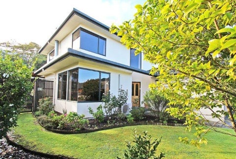 3 Idesia Grove, Richmond