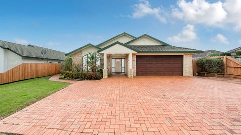 8 Caldbeck Rise, Northpark, Auckland