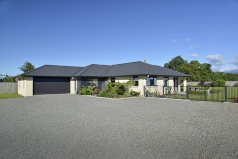 13 Madison Street, Carterton