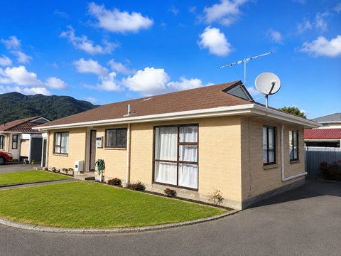 4/30 LEIGHTON AVE, Waiwhetu, Lower Hutt