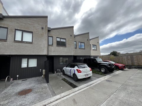 14/28 Westgate Drive, Westgate, Auckland