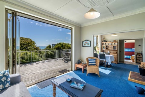 8 Violet Street, Riverton