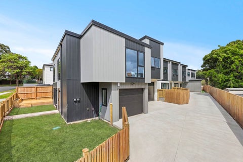 8 Weetman Drive, Browns Bay, Auckland