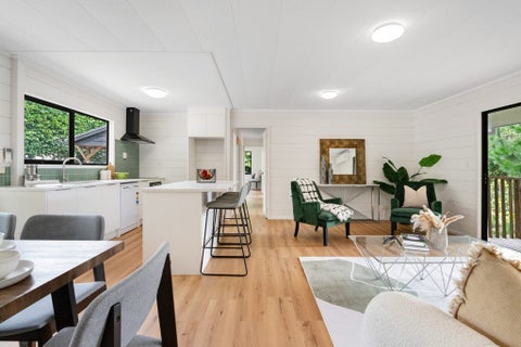 2/15 Pemberton Avenue, Bayview, Auckland