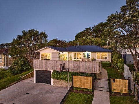 8 Beazley Avenue, Paparangi, Wellington