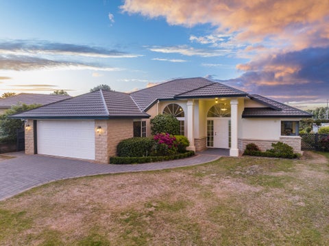 6 Crown Hill, Paraparaumu