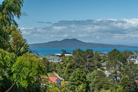 1/84 Carlisle Road, Browns Bay, Auckland
