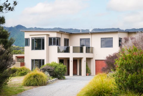 114 Rutherford Drive, Waikanae Beach, Waikanae