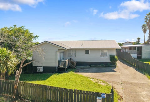 4 Aden Place, Clendon Park, Auckland