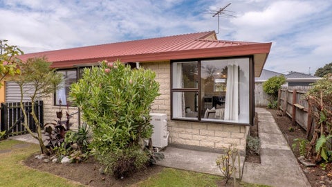 2/4 Convoy Street, New Brighton, Christchurch