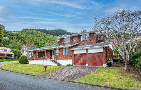 1 Duval Grove, Tawa, Wellington