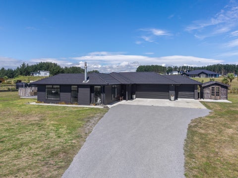8 Kanuka Drive, Waitārere, Levin