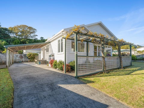 44 Hookway Grove, Paraparaumu