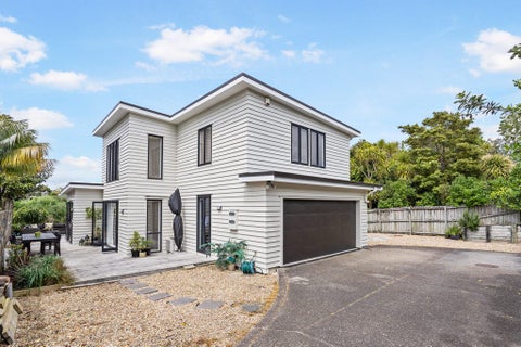 27A Tamaki Bay Drive, Pakuranga, Auckland