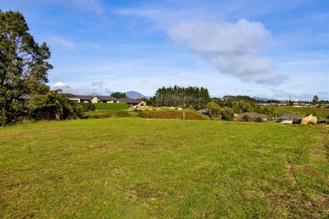 8 Ponga Place, Highlands Park, New Plymouth